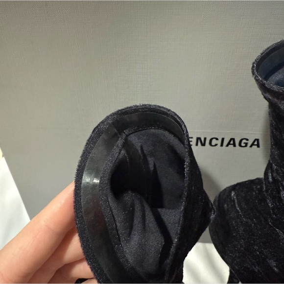 BALENCIAGA KNIFE BOOTIE CRUSHED VELVET JERSEY - Picture 6 of 11